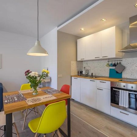 Quiet & Airy Modern Apt. Top Centre Free Parking Софія Екстер'єр фото