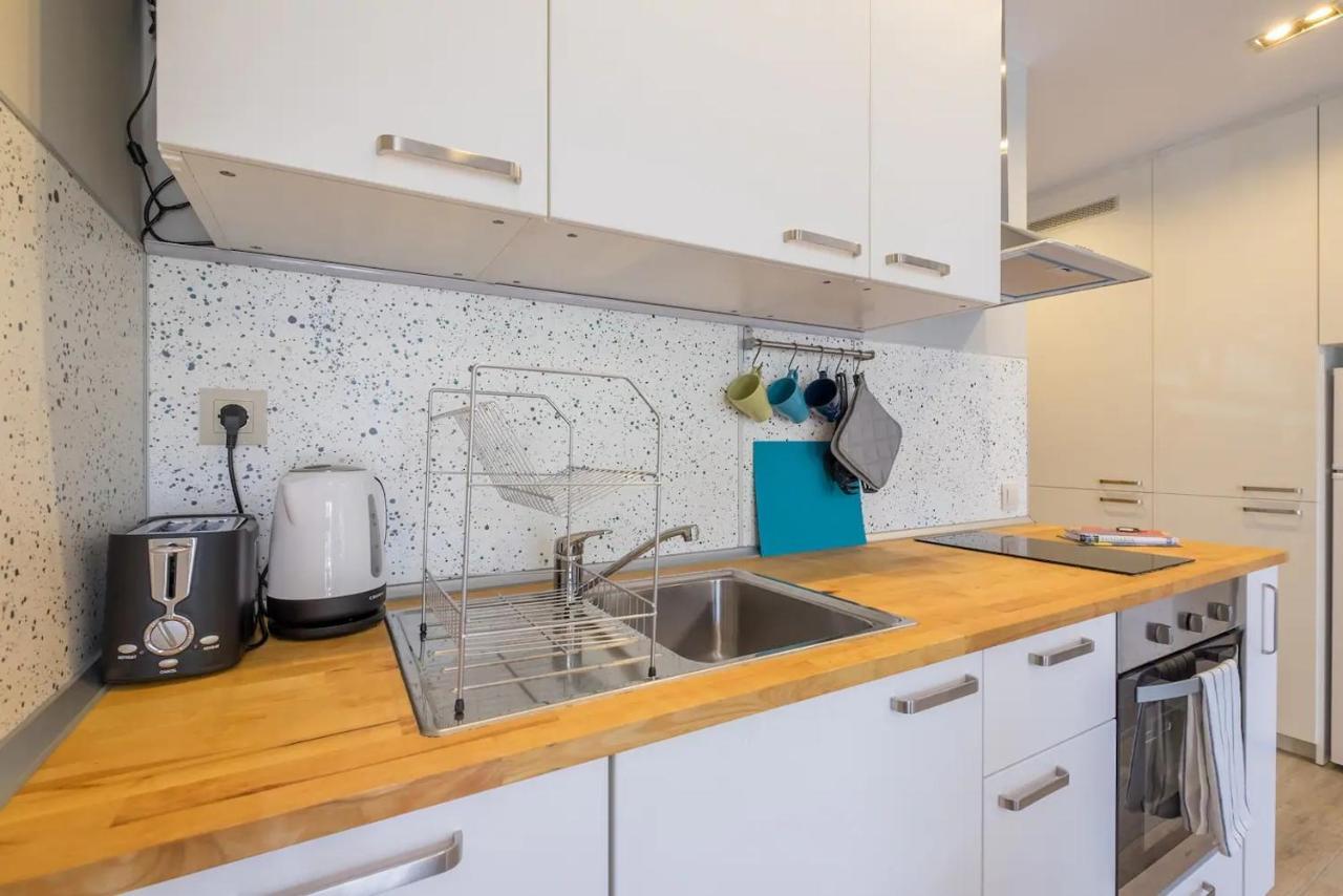 Quiet & Airy Modern Apt. Top Centre Free Parking Софія Екстер'єр фото