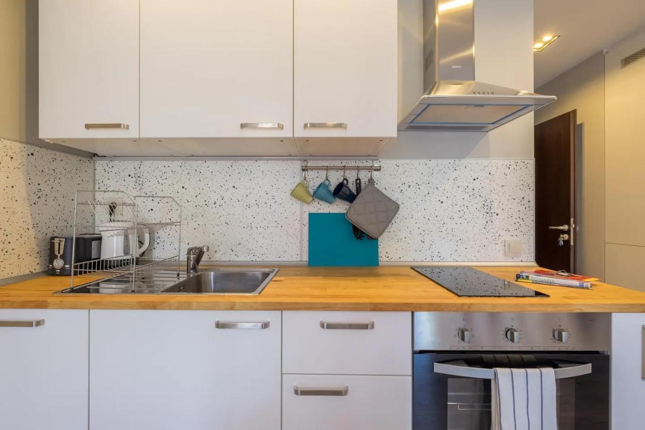 Quiet & Airy Modern Apt. Top Centre Free Parking Софія Екстер'єр фото
