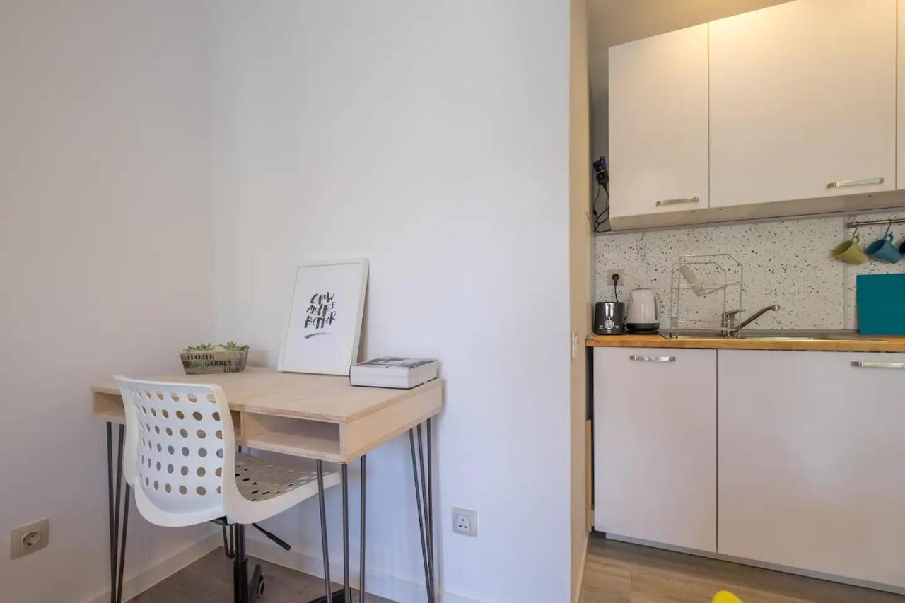 Quiet & Airy Modern Apt. Top Centre Free Parking Софія Екстер'єр фото